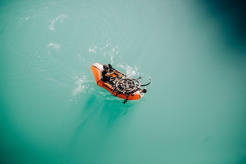 Romain Barrez dans un packraft Mekong sur le Verdon