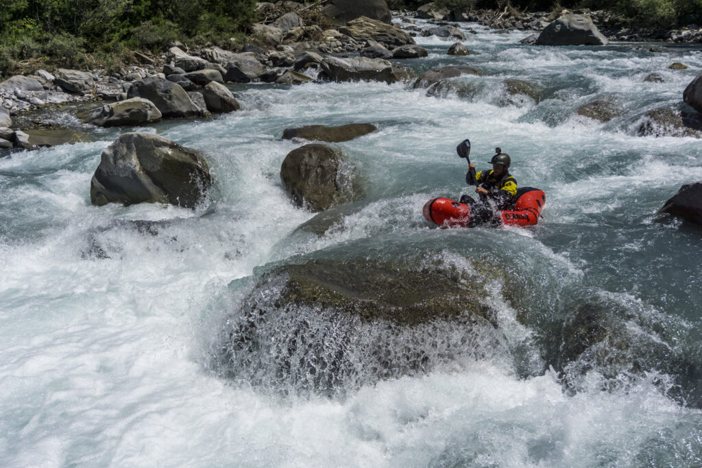 Passage en cl IV sur l'Ubaye en packraft Mekong