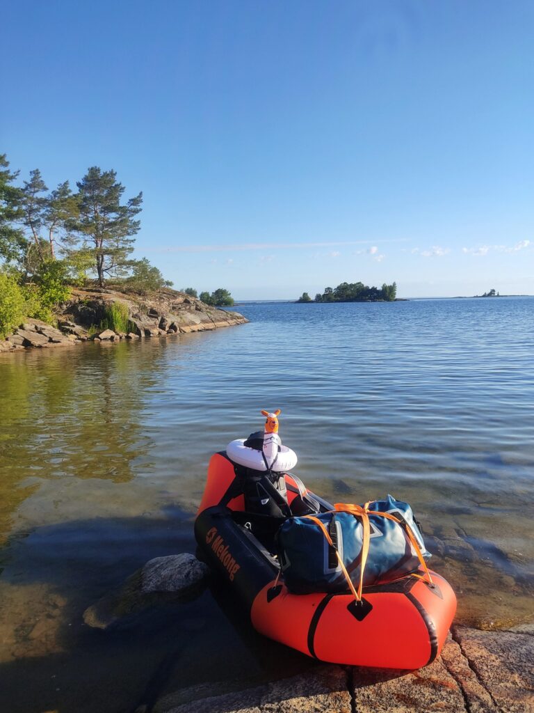 Le packraft Pablo Whisky Bar sur les lacs de Suède.