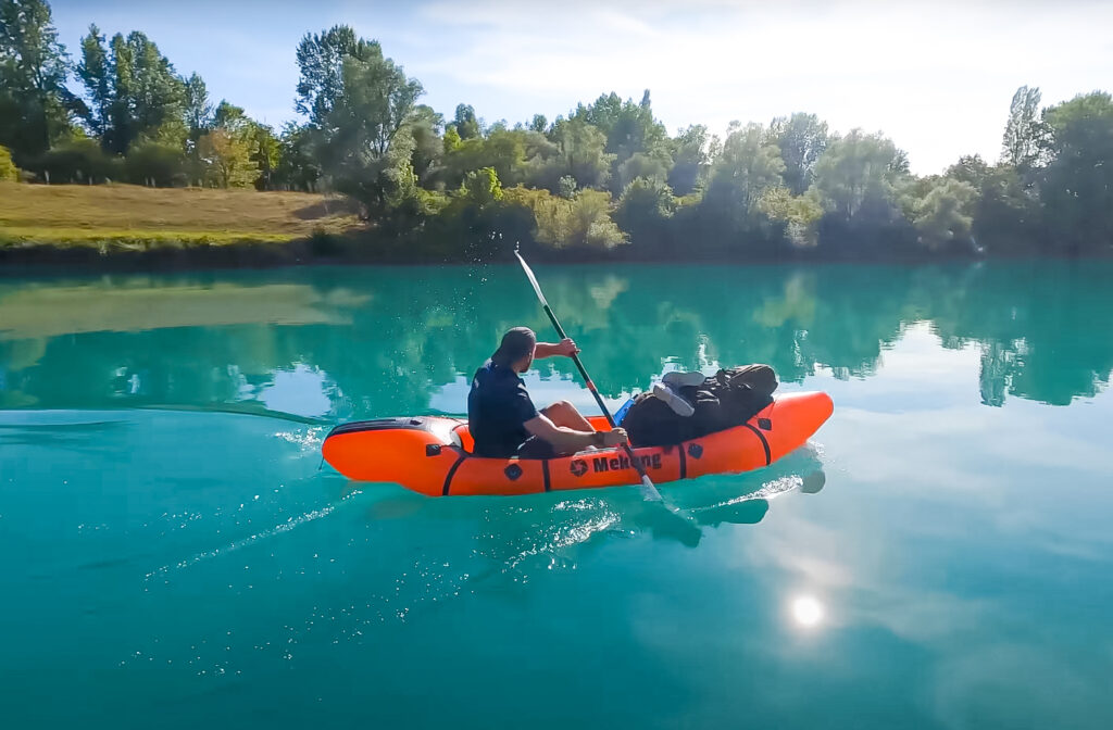 Nico Mathieux descend le Rhone en packraft Mekong