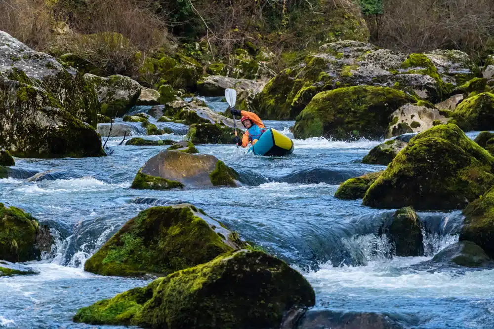 Slalom de choranche sur la bourne embarcation gonflable