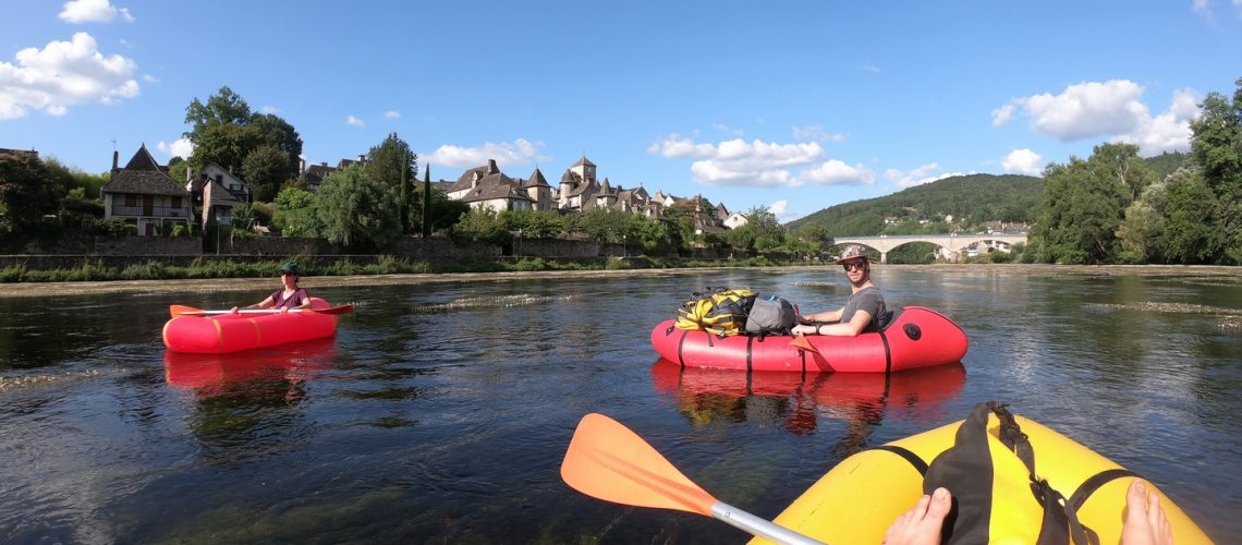 Premiers coups de pagaie en packraft Mekong